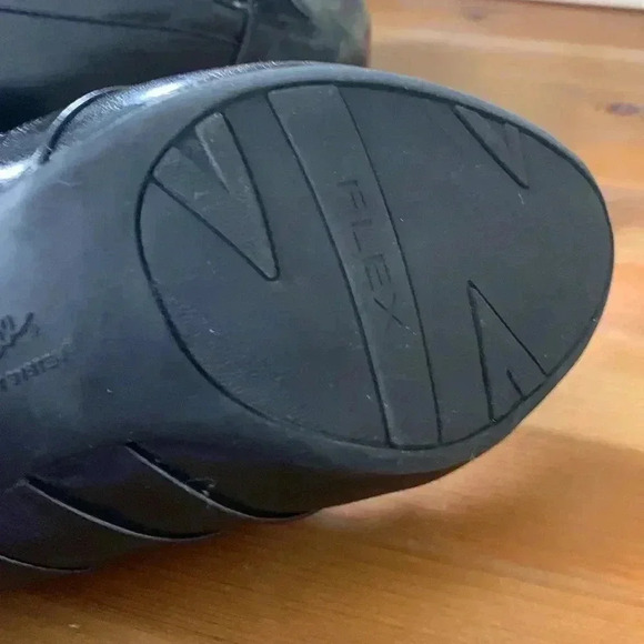 Life Stride black leather heels,side elastic for comfort, 2 1/2 “ heel, Size 9.5 - Picture 10 of 13